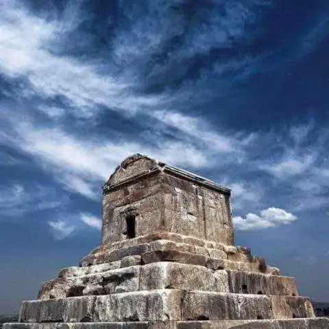 دانلود آهنگ بهرام عمرانی ایرانم